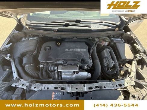 Certified 2017 Chevrolet Cruze LT w/ Convenience Package FWD image 28