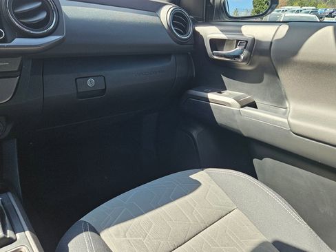 Used 2021 Toyota Tacoma TRD Off-Road w/ Technology Package image 11