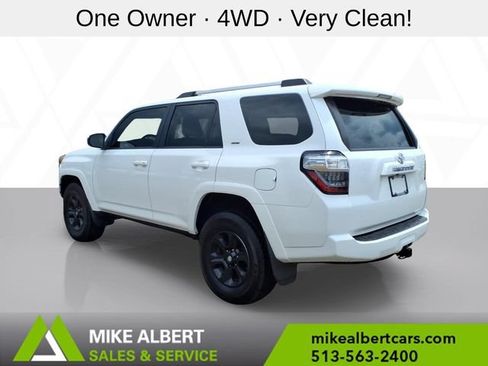 Used 2020 Toyota 4Runner SR5 AWD/4WD image 5