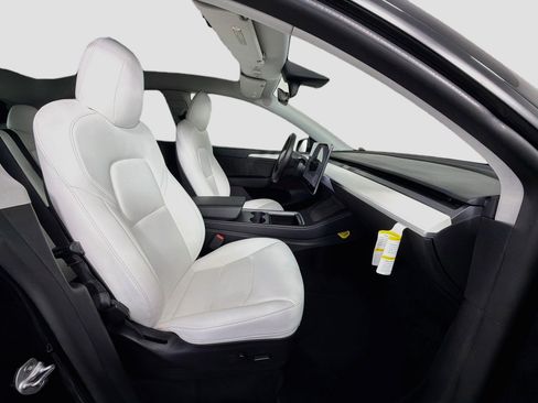 Used 2022 Tesla Model Y Performance AWD/4WD image 32