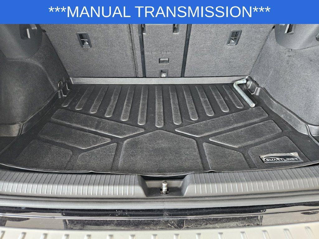 Used 2024 Volkswagen Golf R AWD/4WD image 32
