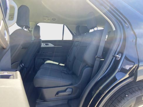 Used 2025 Ford Explorer Active AWD/4WD image 14