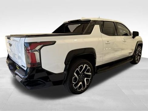 Used 2024 Chevrolet Silverado EV RST AWD/4WD image 7