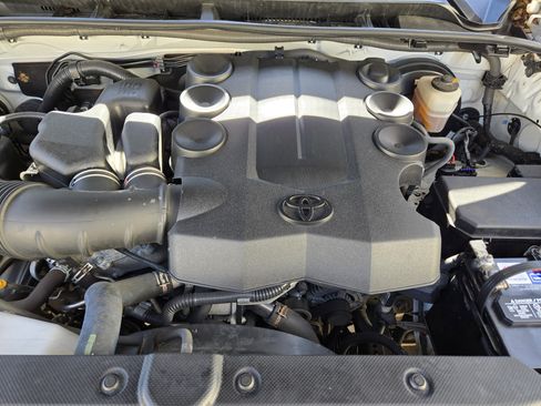 Used 2016 Toyota 4Runner SR5 image 42