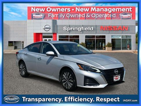 Certified 2023 Nissan Altima 2.5 SV image 1