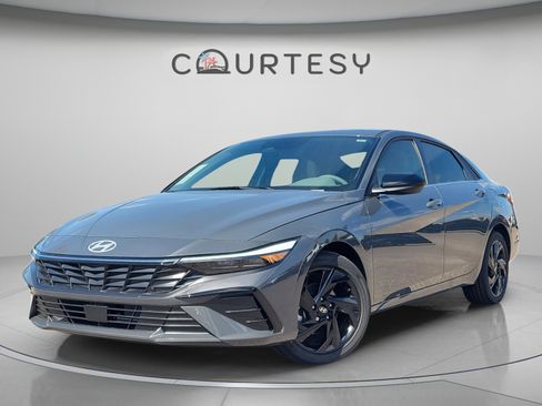 New 2026 Hyundai Elantra SEL Sport Premium FWD image 4
