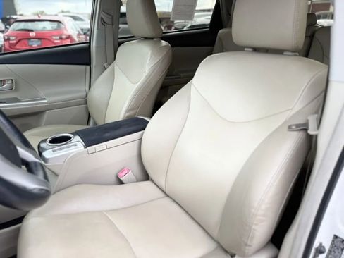 Used 2013 Toyota Prius V Five image 14