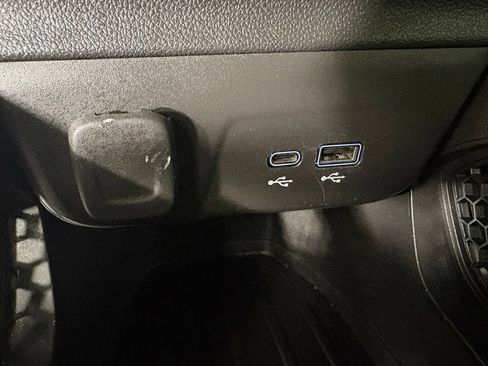 Used 2024 Chevrolet TrailBlazer RS FWD image 27