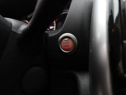 Used 2015 Nissan Versa Note SV image 21