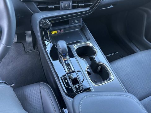 Certified 2025 Lexus NX 250 FWD w/ Premium Package image 27