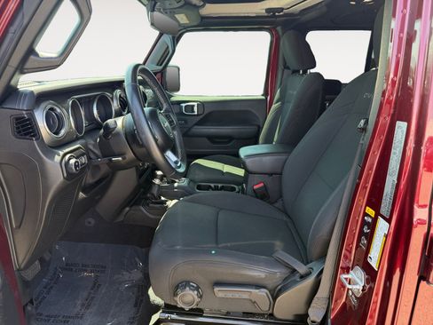 Used 2021 Jeep Gladiator Overland AWD/4WD image 10