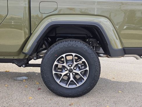 New 2026 Jeep Gladiator Sport image 18