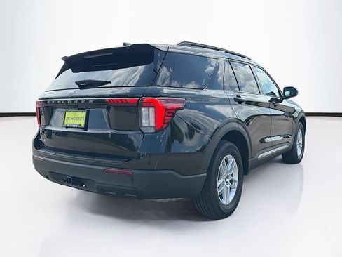 Used 2025 Ford Explorer Active AWD/4WD image 5