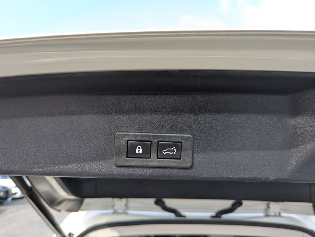Used 2023 Subaru Ascent Limited AWD/4WD image 39