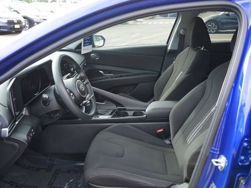 Certified 2023 Hyundai Elantra Blue w/ Preferred Accessory Package FWD image 14
