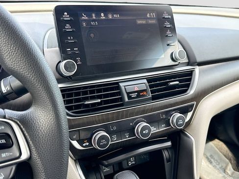 Used 2018 Honda Accord EX image 26