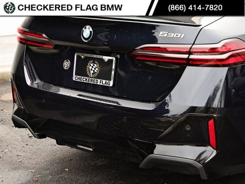 Used 2025 BMW 530i w/ M Sport Package image 9