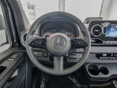 New 2025 Mercedes-Benz Sprinter 2500 image 9