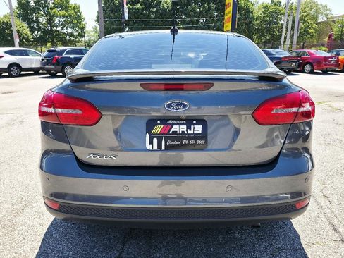 Used 2015 Ford Focus SE w/ Equipment Group 201A FWD image 6