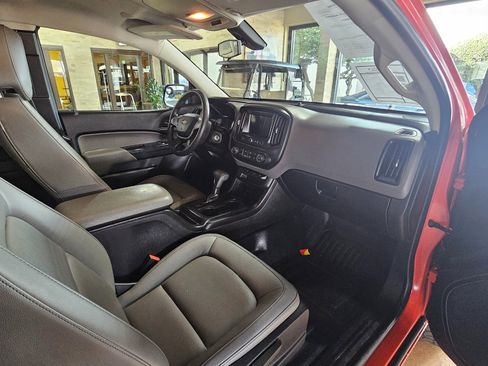 Used 2019 Chevrolet Colorado W/T w/ WT Convenience Package image 12