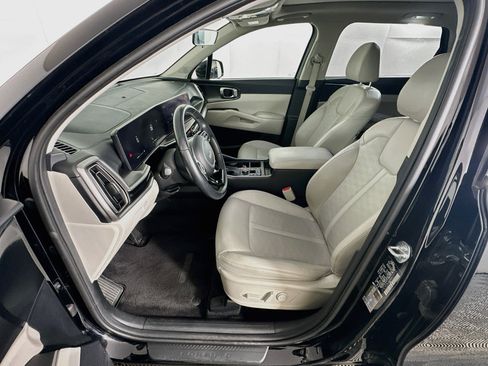 Used 2024 Kia Sorento S w/ Panoramic Sunroof Package FWD image 13