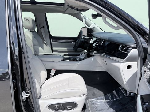 Used 2022 Jeep Wagoneer Series II w/ Premium Group I image 51