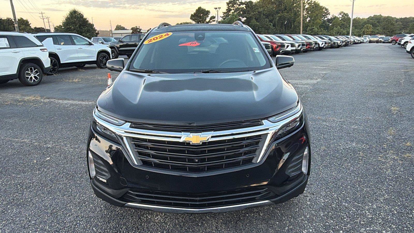Used 2024 Chevrolet Equinox LT FWD image 2