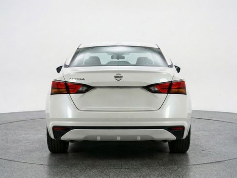 Used 2025 Nissan Altima 2.5 SV image 7