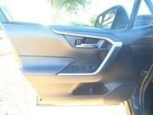 Used 2019 Toyota RAV4 XLE image 13