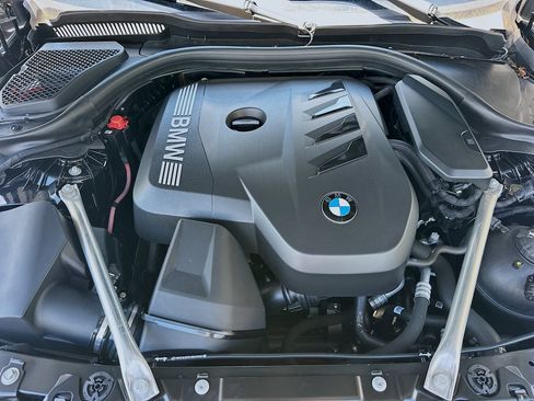 Used 2024 BMW 530i w/ Convenience Package RWD image 28