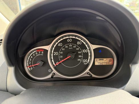 Used 2013 MAZDA MAZDA2 Sport FWD image 25