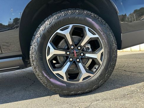 New 2026 GMC Yukon XL AT4 w/ AT4 Premium Package image 20