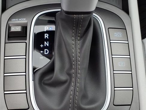 New 2026 Hyundai Kona SE FWD image 12