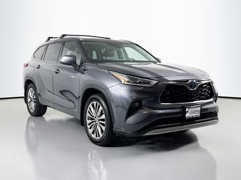 Used 2021 Toyota Highlander Platinum image 3