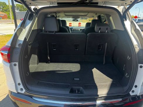 Used 2019 Buick Enclave Essence AWD/4WD image 15