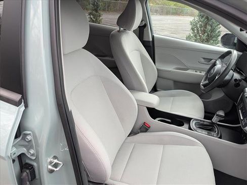 Certified 2024 Hyundai Kona SEL AWD/4WD image 12