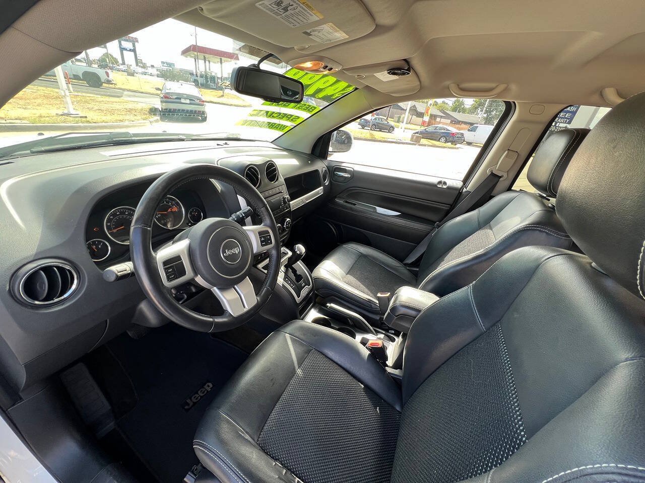 Used 2016 Jeep Compass Latitude AWD/4WD image 10