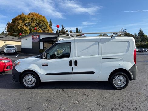 Used 2018 RAM ProMaster City Tradesman image 3