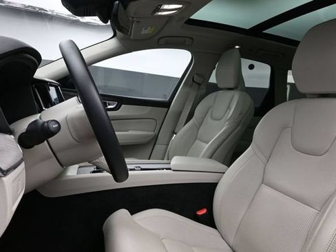 Used 2023 Volvo XC60 B6 Ultimate w/ Climate Package AWD/4WD image 10