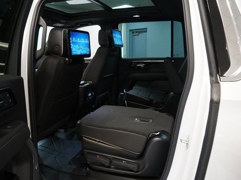 New 2025 Chevrolet Suburban Premier image 22