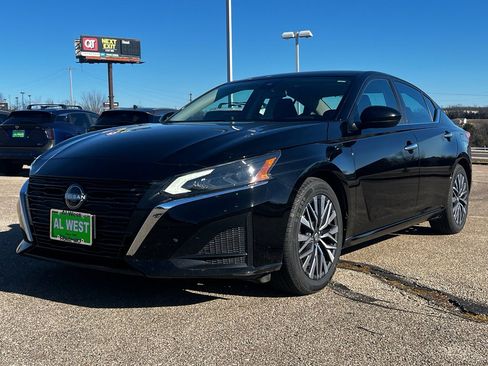 Used 2023 Nissan Altima 2.5 SV image 9