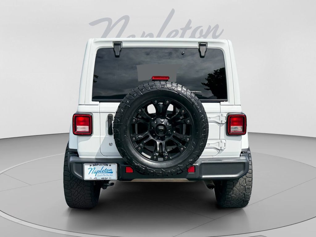 Used 2020 Jeep Wrangler Unlimited Sahara AWD/4WD image 4