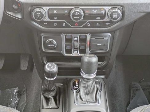 New 2026 Jeep Gladiator Sport AWD/4WD image 19