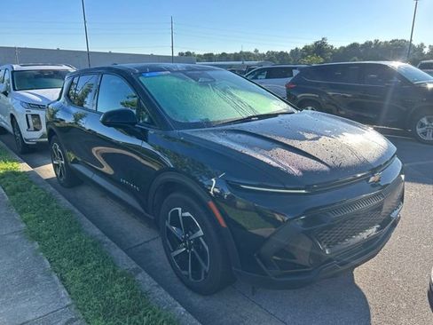 Used 2025 Chevrolet Equinox EV LT w/ Comfort Package AWD/4WD image 2
