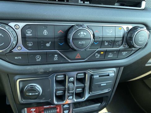 New 2026 Jeep Wrangler Unlimited Rubicon image 12