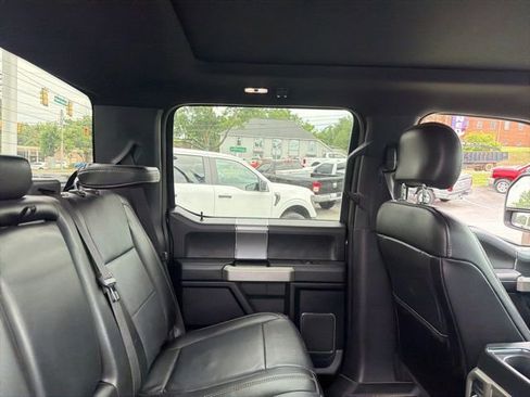Used 2017 Ford F150 Lariat w/ Equipment Group 502A Luxury AWD/4WD image 19
