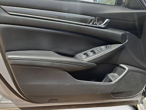 Used 2020 Honda Accord Sport image 10