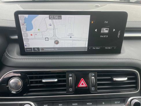 Used 2023 Genesis G70 2.0T image 16