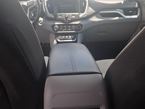 Used 2021 GMC Terrain SLE FWD image 17