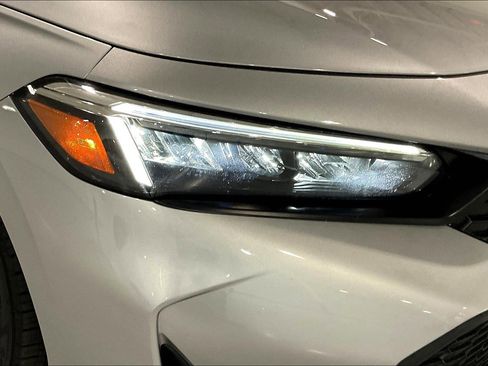 Certified 2025 Honda Civic Sport image 30